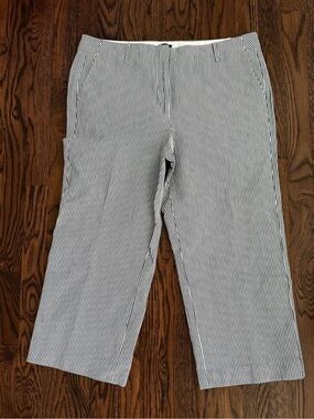Talbots Chelsea Navy and White Striped Cotton cropped capri Pants